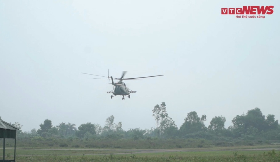 Trực thăng bay diễn tập kỷ niệm 70 năm Chiến thắng Điện Biên Phủ