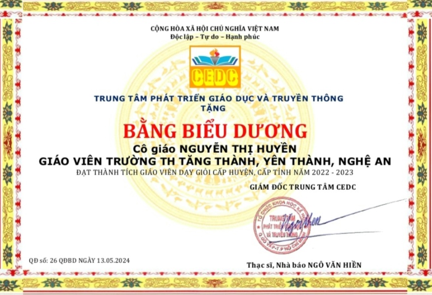 Trung tâm CEDC: Khen thưởng cô giáo Nguyễn Thị Huyền, giáo viên dạy giỏi cấp huyện, cấp tỉnh